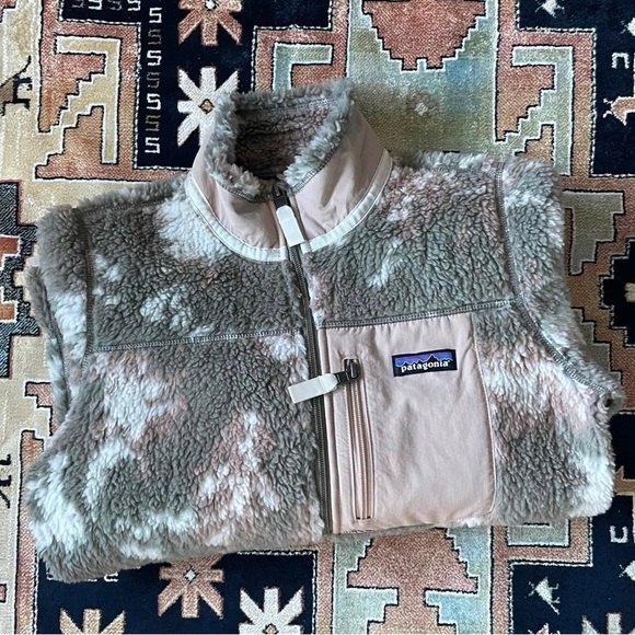 Patagonia Fleece Jacket in Green and Tan - Picture 5 of 7